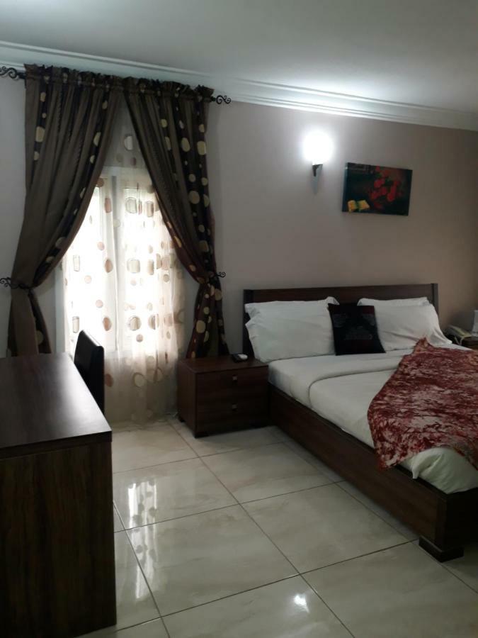 Kh Lodge Абуджа Экстерьер фото